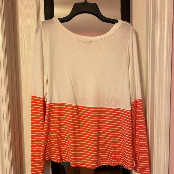 Color blocked long sleeve boutique shirt - Picture 2 of 6